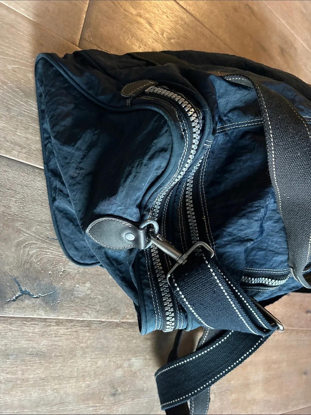 Black Men's Canvas Duffel Bag with Shoulder Strap